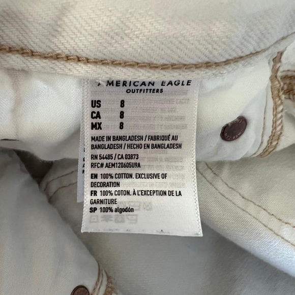 American Eagle Distressed White 90s Boyfriend Shorts Size 8 - Picture 12 of 13